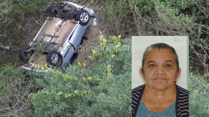 Uma pessoa morreu e duas ficaram feridas após o carro em que elas estavam cair em um barranco em Franca