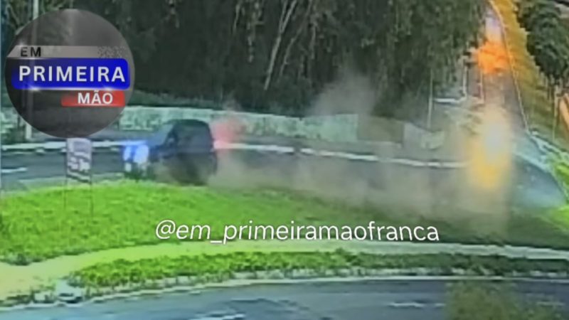 Câmera de segurança registra mais um acidente na Avenida Abrahão Brickmann em Franca