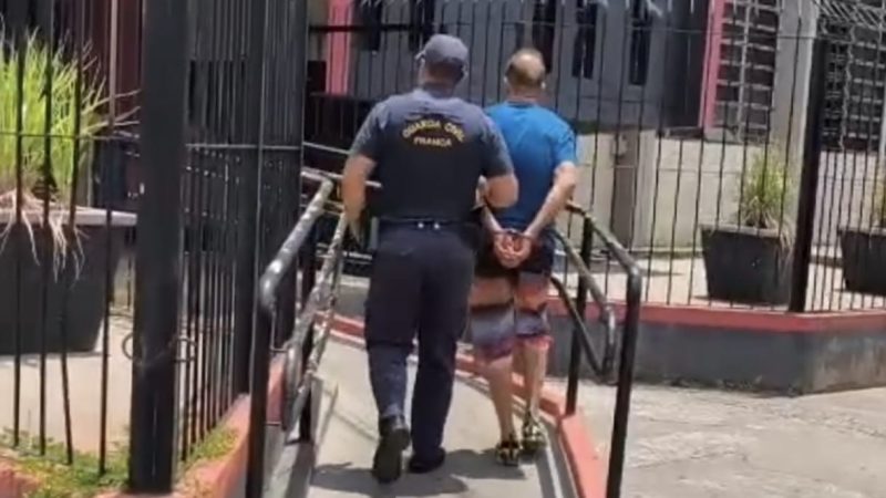 GCM aborda homem no CAPS com simulacro e dinheiro furtado da própria mãe