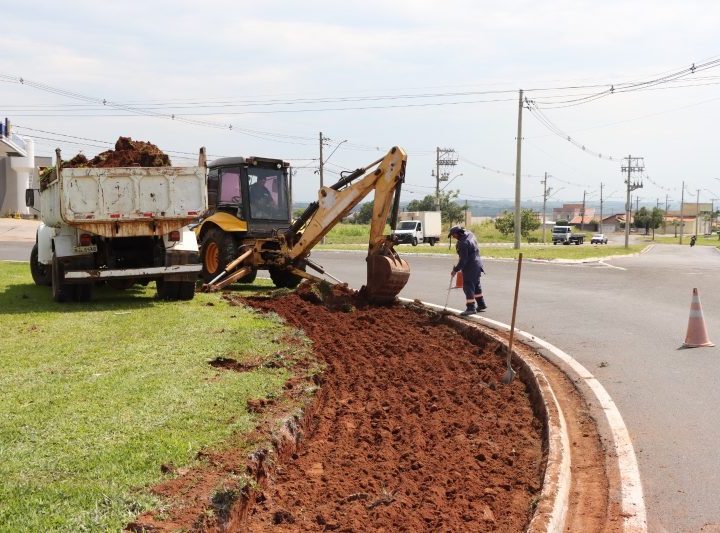 Prefeitura inicia obras no trânsito do Residencial Zanetti
