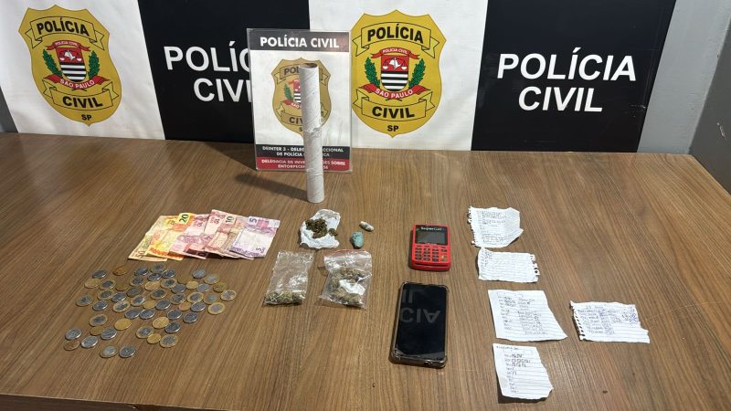 Mulher é presa por tráfico de drogas no Jardim Aeroporto; procurado segue foragido