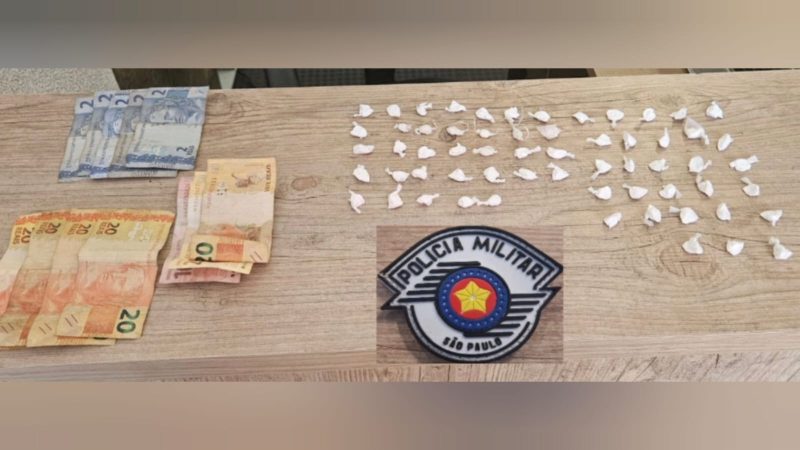 Dupla é presa por tráfico de drogas em praça da Santa Luzia em Franca