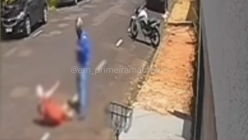 Idosa de 84 anos é agredida e tem joias roubadas por criminoso em Franca