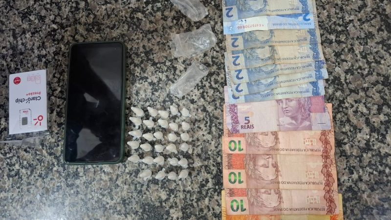 Homem é preso pela Polícia Militar por tráfico de drogas em Morro Agudo 