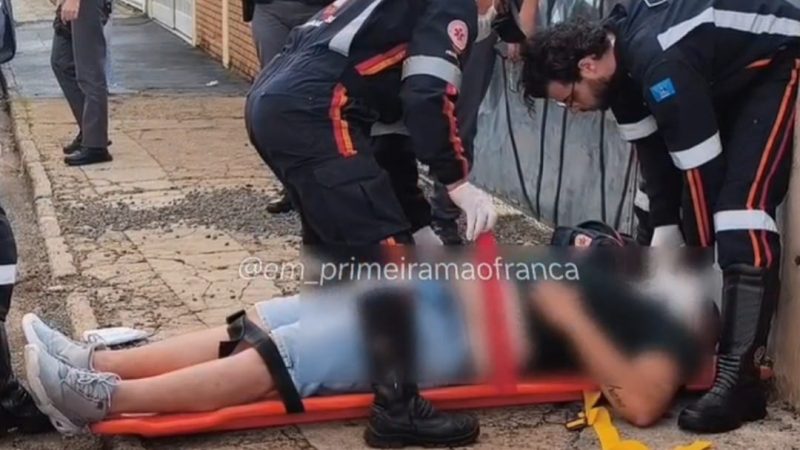 Câmera de segurança registra momento em que homem é agredido em Franca.