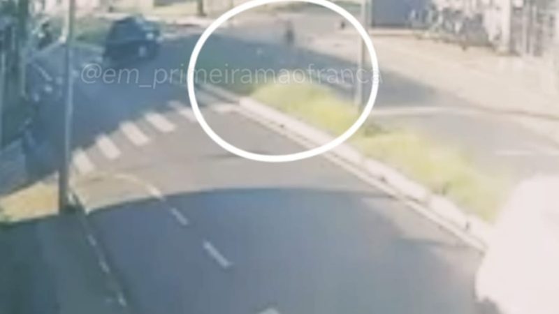 Ciclista fica ferido após ser atingido por veículo em avenida de Franca