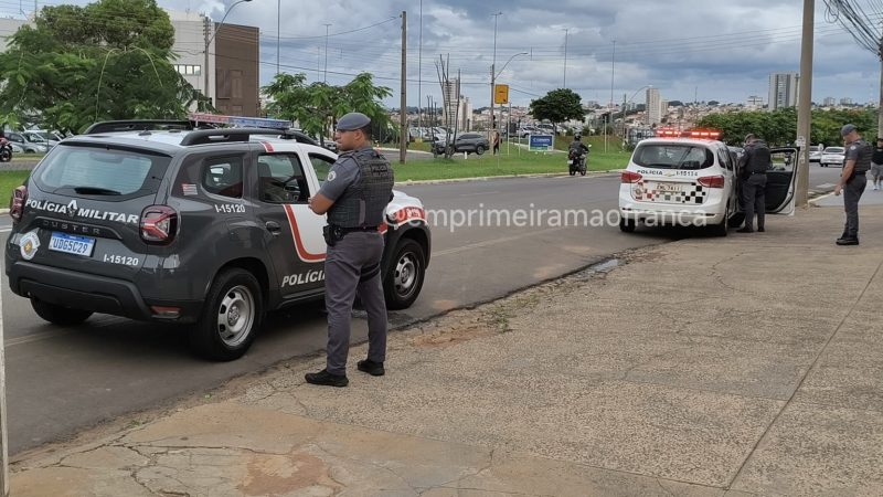 Dois criminosos foram presos pela Polícia Militar após furtos de óculos em óticas de Franca