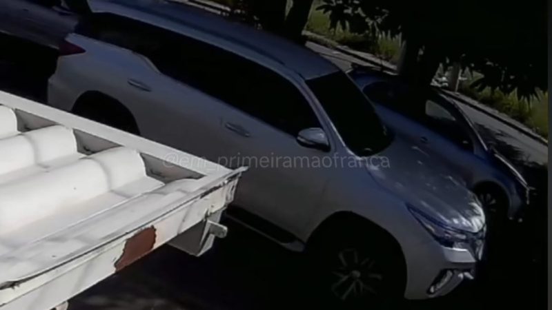 Caminhonete é furtada em plena luz do dia no Jardim Martins, em Franca