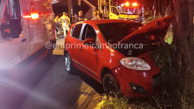 Acidente em cruzamento deixa três pessoas feridas em Franca