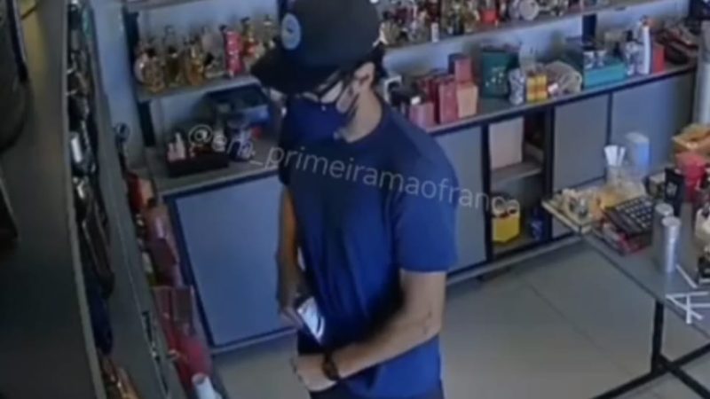 Criminoso se passa por cliente e furta perfumes escondendo na cueca