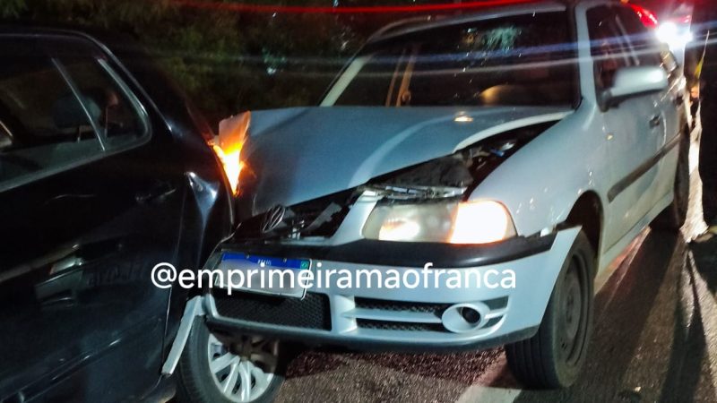 Colisão traseira entre dois veículos é registrada na rodovia Cândido Portinari, em Franca