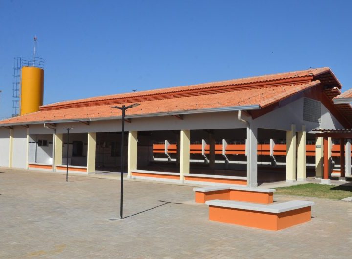 Escolas municipais voltam às aulas nesta quinta-feira