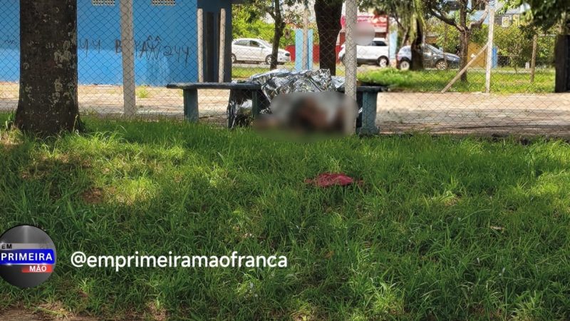 Homem é encontrado morto em quadra de esportes no Jardim Guanabara, em Franca