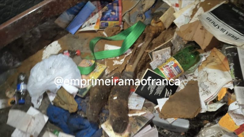 Ossada humana é encontrada em casa abandonada na área central de Franca
