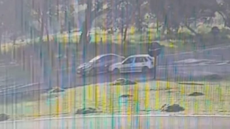 Motorista avança sinal de parada e causa acidente na Cândido Portinari