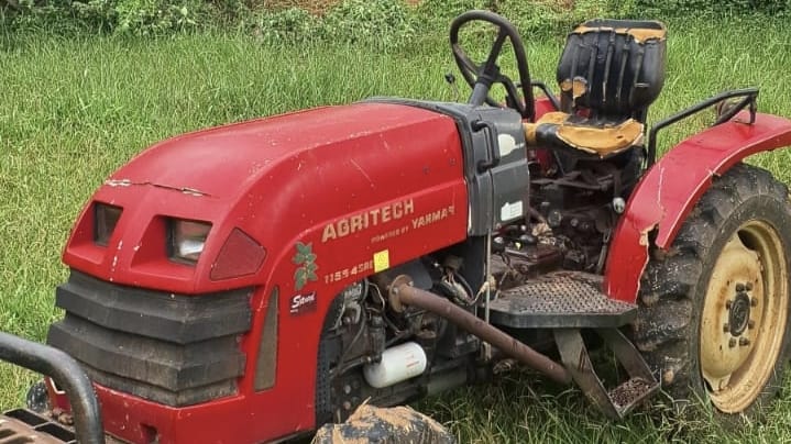 Trator tomba e deixa homem gravemente ferido na zona rural