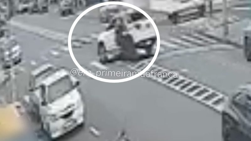 Motorista faz conversão proibida e causa acidente em avenida de Franca