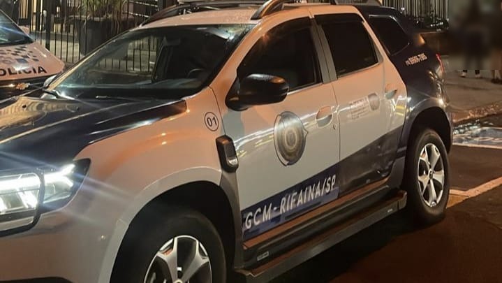 Homem procurado por furto é preso pela GCM após procurar passagem de ônibus em Rifaina