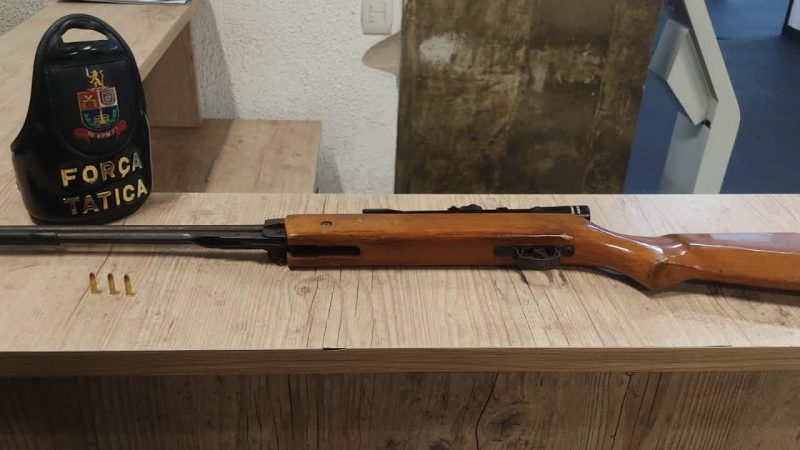 Força Tática apreende espingarda e munições durante abordagem em Franca