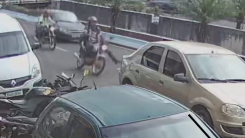 Motociclista fica ferido após colidir na traseira de veículo em avenida de Franca