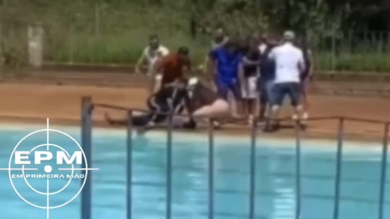 Homem é socorrido em estado grave após afogamento em piscina em Batatais