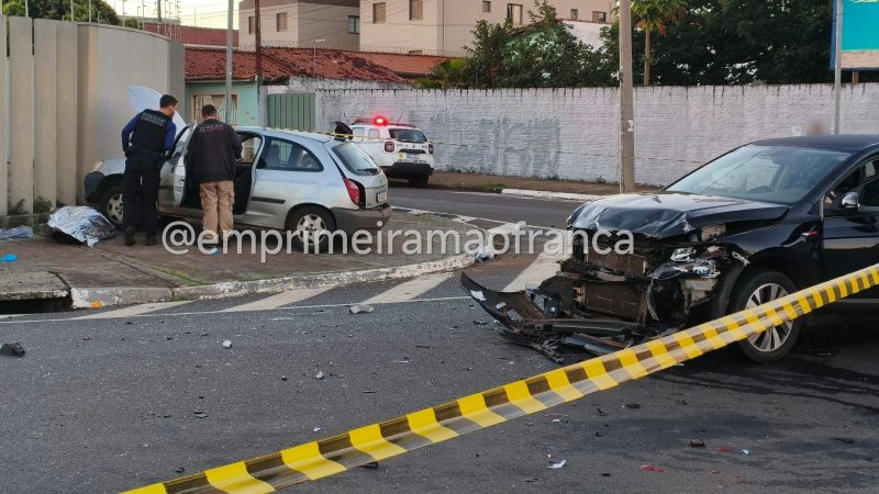 Jovem morre após colisão entre dois veículos em avenida de Franca
