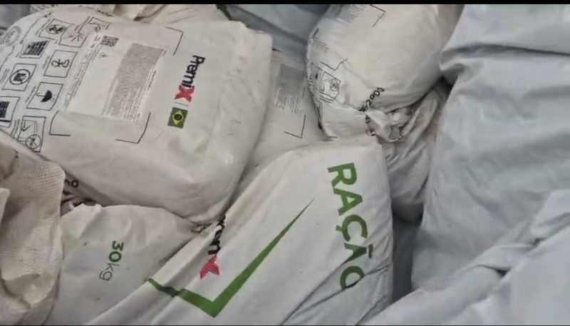 Polícia Civil recupera sacos de ração furtados e prende homem por receptação na região