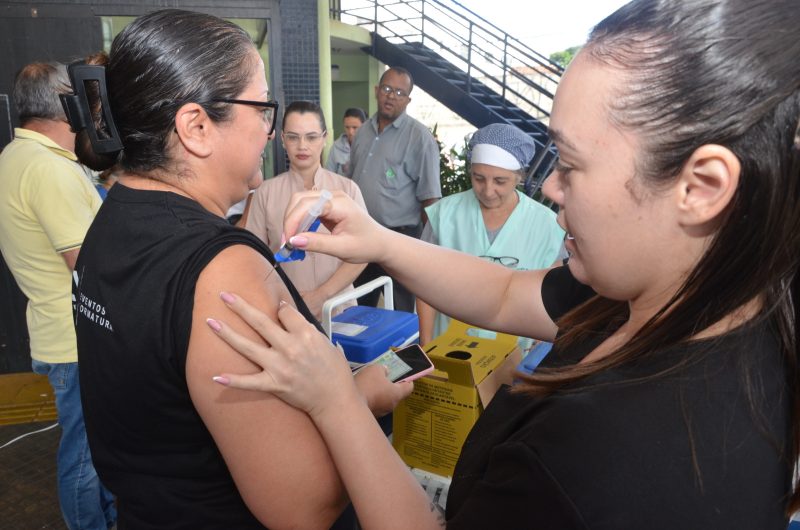 Secretaria de Saúde segue com vacinação contra a gripe no Terminal neste sábado
