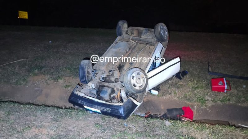 Motorista perde controle e veículo capota na Rodovia Fábio Talarico
