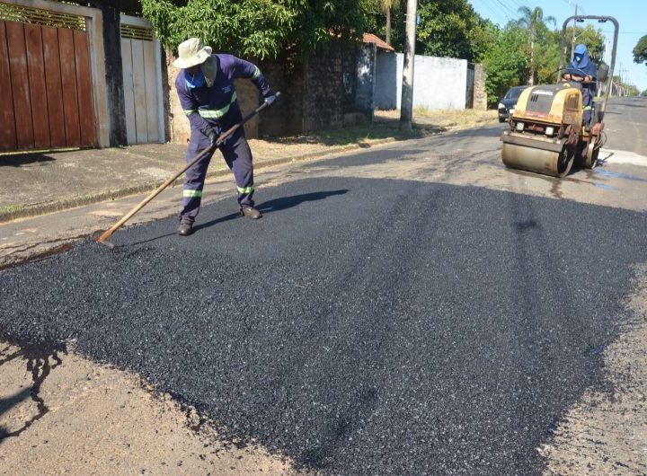 Prefeitura realiza serviço de tapa-buracos nas regiões Norte, Oeste, Sul e Leste