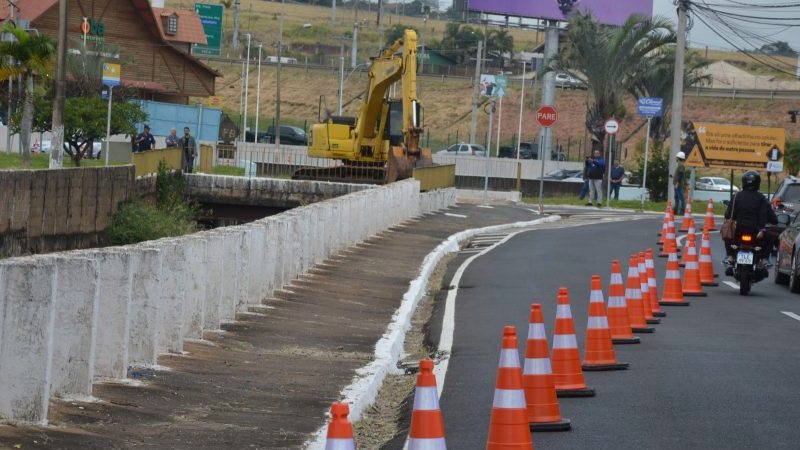 Prefeitura interdita vias para obras antienchentes na avenida Antônio Barbosa Filho, em Franca
