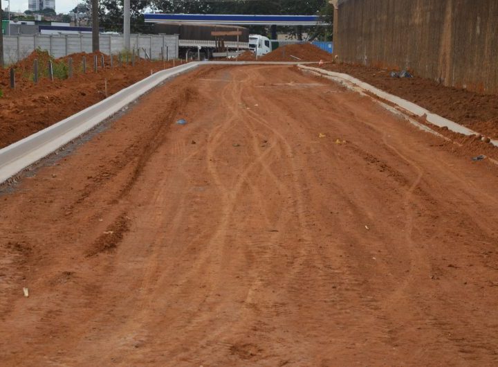 Rua ao lado do Hospital Estadual tem guias concluídas