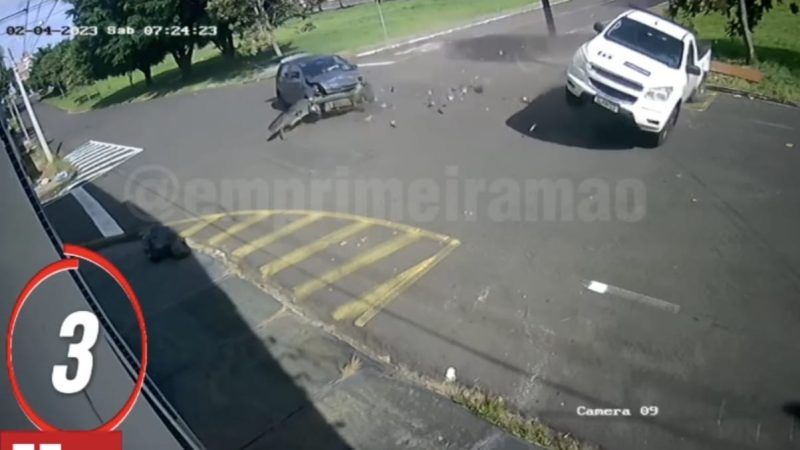 Câmeras registram sequência de acidentes em cruzamento do Jardim Boa Esperança em Franca