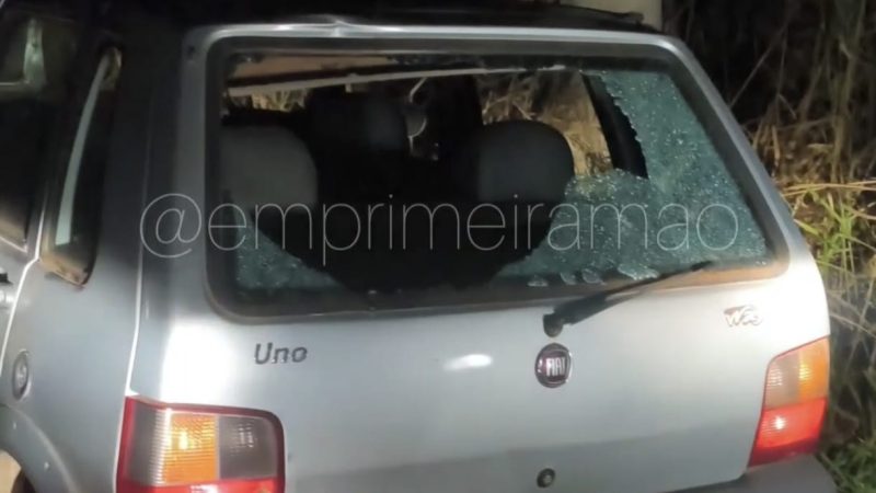 Saco de lixo causa acidente na Rodovia Nelson Nogueira