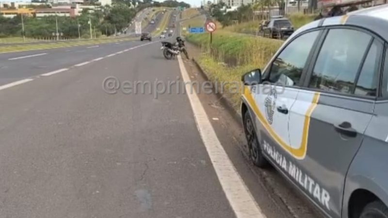 Motociclista fica ferido após atropelar cachorro em rodovia