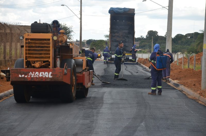 Prefeitura de Franca asfalta rua de acesso ao Hospital Estadual