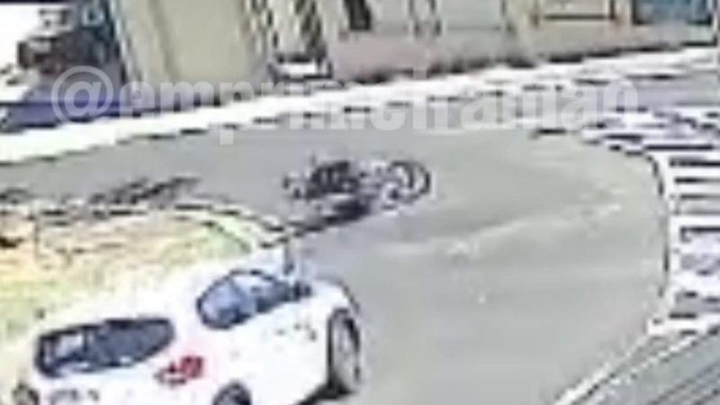 Câmera registra queda de motociclista na área central de Franca