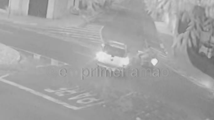 Motorista avança sinal de pare e deixa motociclista ferida em avenida de Franca