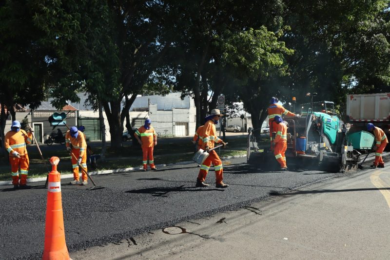 Programa ‘Asfalto Novo’ inicia recapeamento da avenida Willian Azzuz em Franca