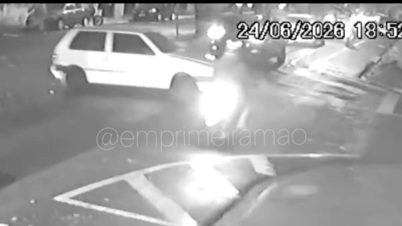 Colisão entre moto e carro deixa mulher ferida em avenida de Franca