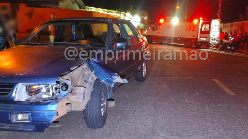 Mulher sofre ferimentos graves em acidente entre carro e moto em Franca