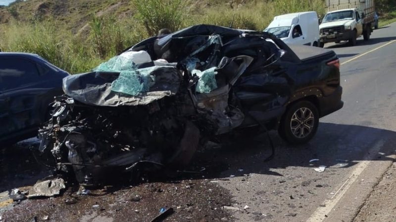 Uma pessoa morreu em um grave acidente entre Capetinga e Cássia