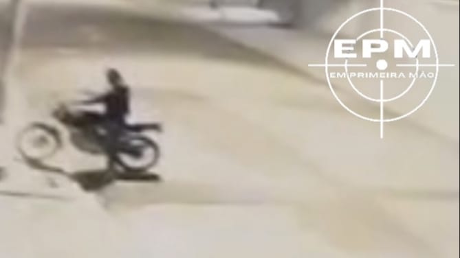 Câmera de segurança registra furto de motocicleta em Franca