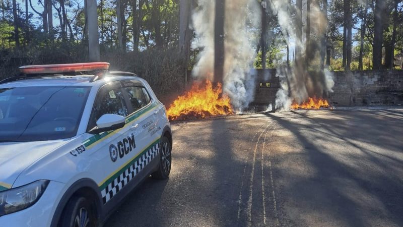 Homem é autuado pela GCM em mais de R$ 13 mil por descarte irregular e queimada de resíduos industriais