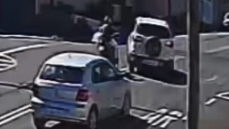 Motociclista sofre ferimentos graves após colisão com veículo no bairro São José em Franca