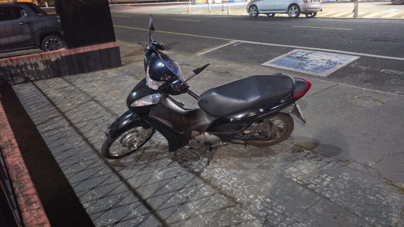 Homem é preso com motocicleta furtada após tentar fugir da PM em Franca