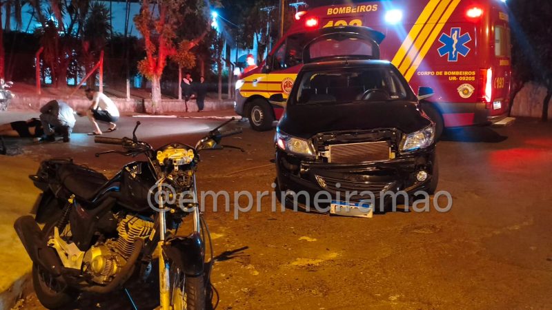 Motorista avança sinal de pare, causa acidente e deixa irmãos feridos em Franca