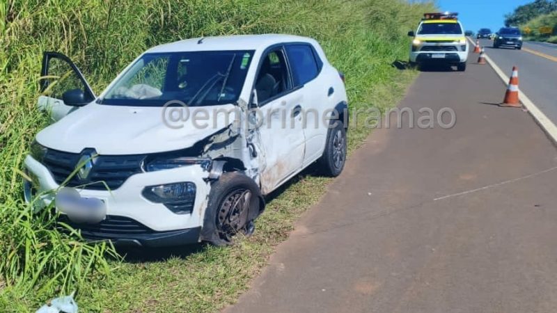 Acidente entre dois carros deixa três pessoas feridas na rodovia Ronan Rocha