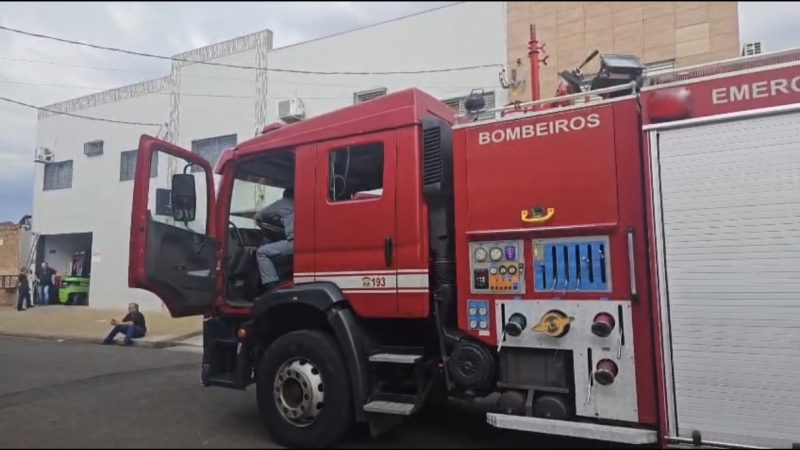 Explosão durante princípio de incêndio deixa trabalhador ferido em fábrica de Franca