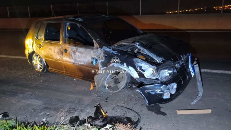 Carro tomba após motorista desviar de veículo na Rodovia Cândido Portinari, em Franca